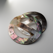 Load image into Gallery viewer, (1 pieces) 65mm Mother of Pearl Buckle
