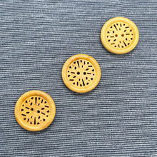 Load image into Gallery viewer, (3 Pieces set)18mm &amp; 31mm fancy wooden button
